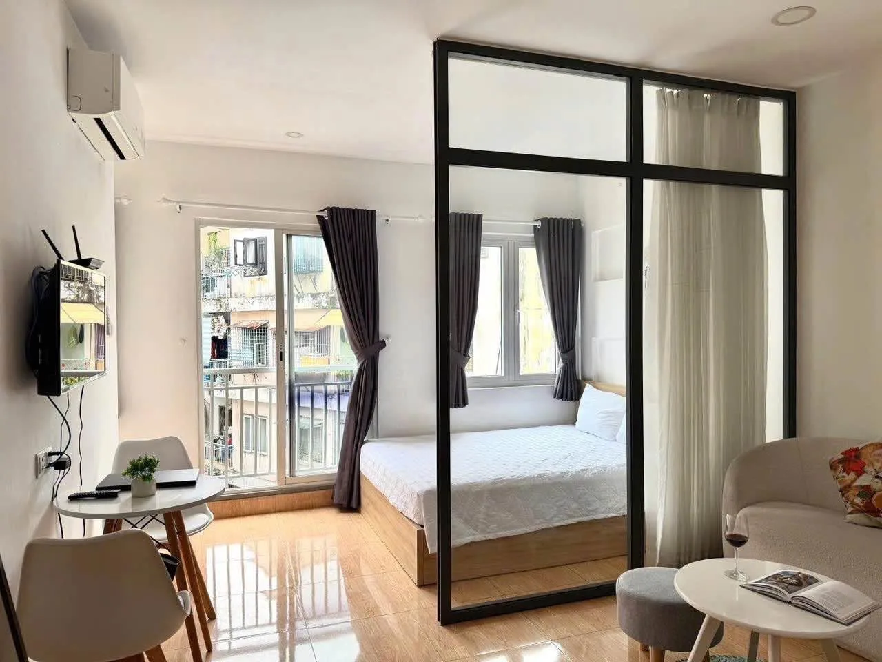 Move-In Ready Hoang Sa 1BR Apartment Near Le Van Tam Park