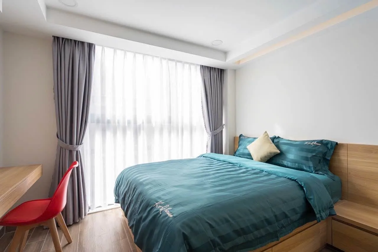Bright Tran Dinh Xu 1BR with Private Washer, Ready Now