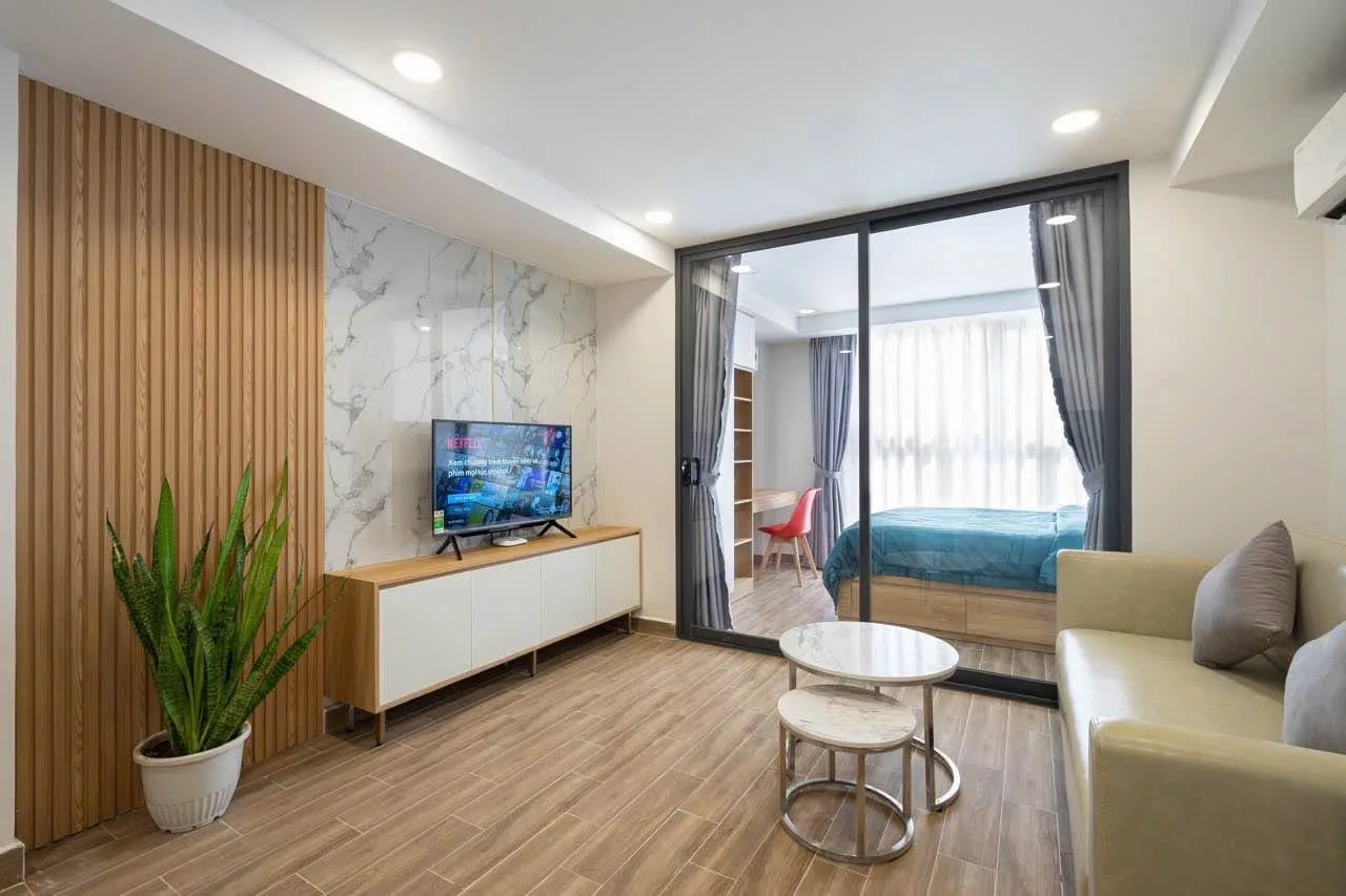 Bright Tran Dinh Xu 1BR with Private Washer, Ready Now
