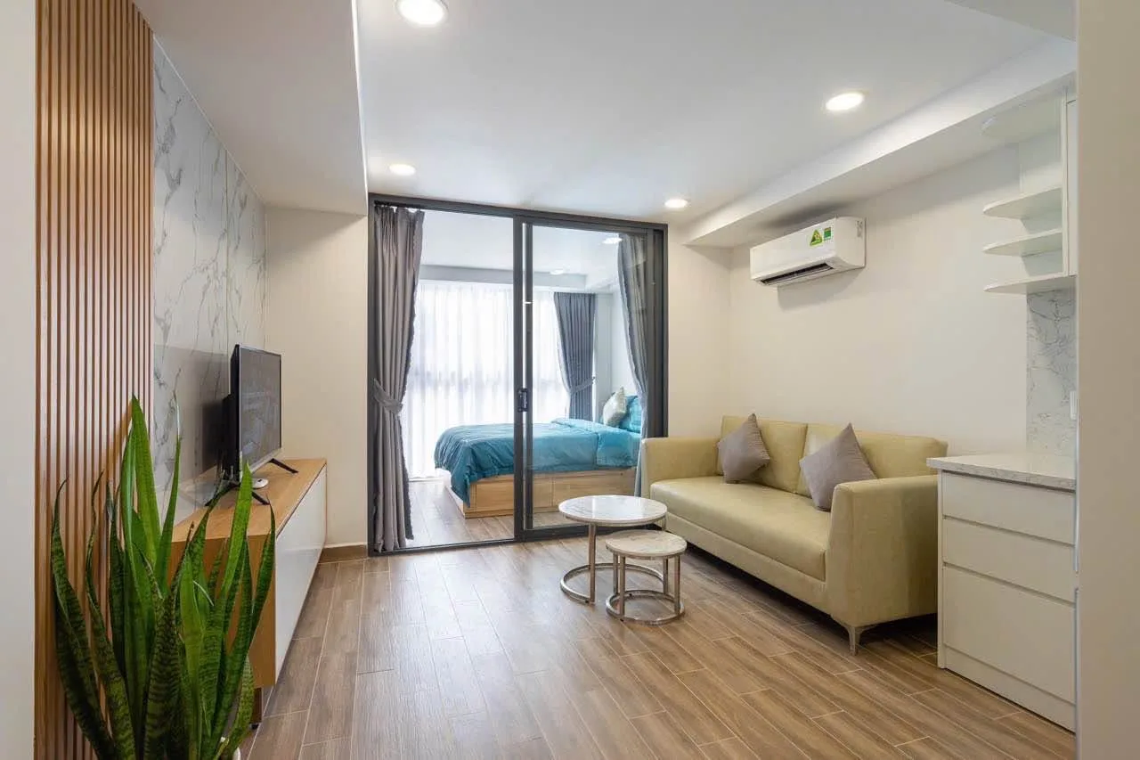 Bright Tran Dinh Xu 1BR with Private Washer, Ready Now