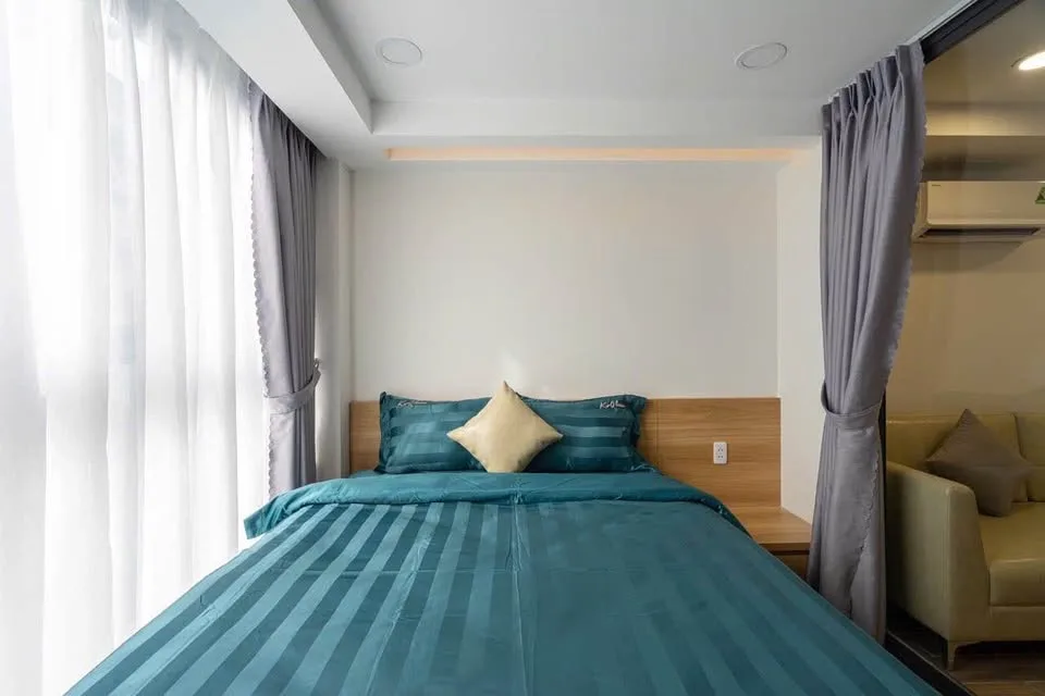 Bright Tran Dinh Xu 1BR with Private Washer, Ready Now