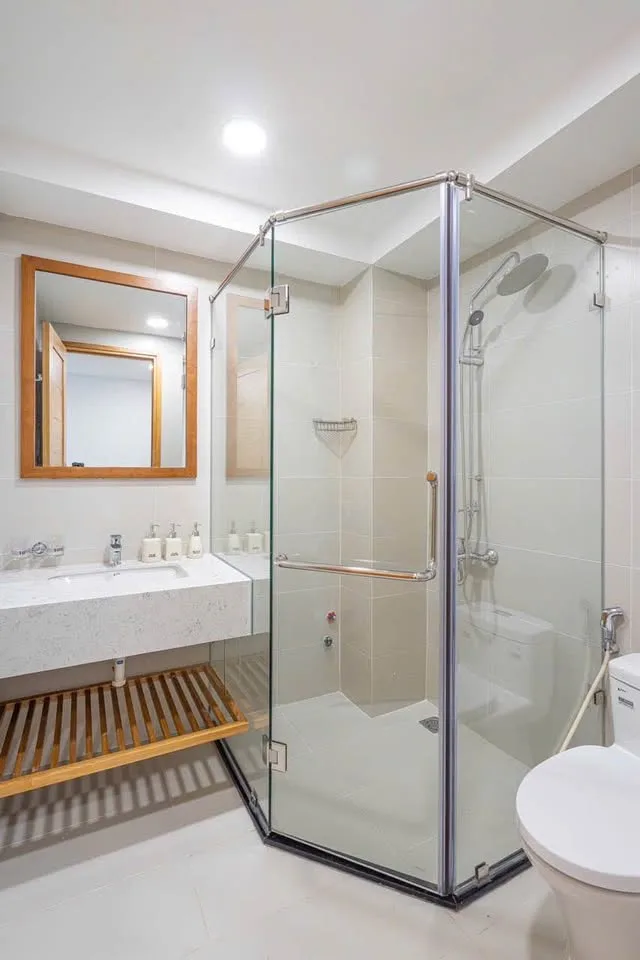 Bright Tran Dinh Xu 1BR with Private Washer, Ready Now