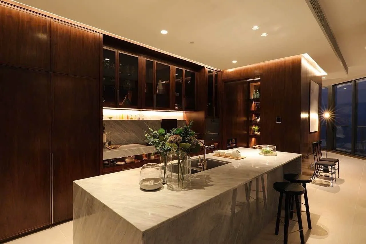 City Garden Penthouse 3BR with Panoramic River Views