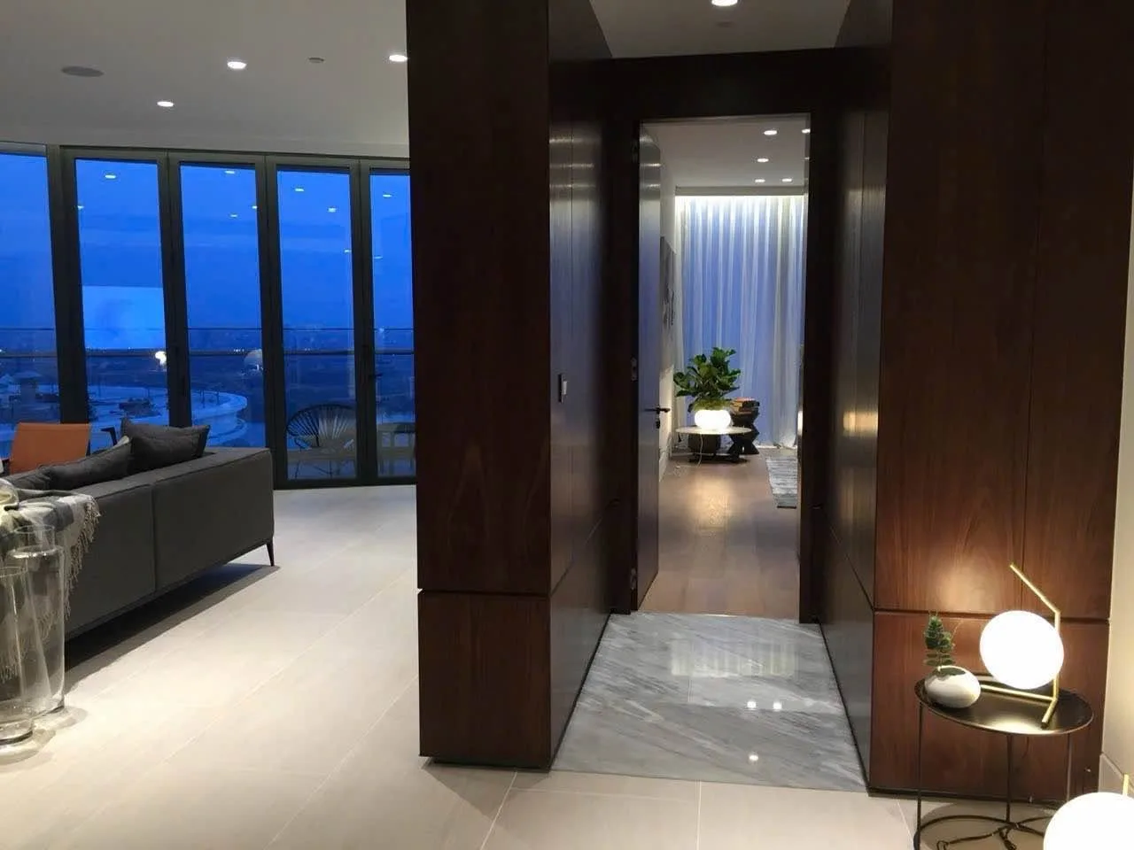 City Garden Penthouse 3BR with Panoramic River Views