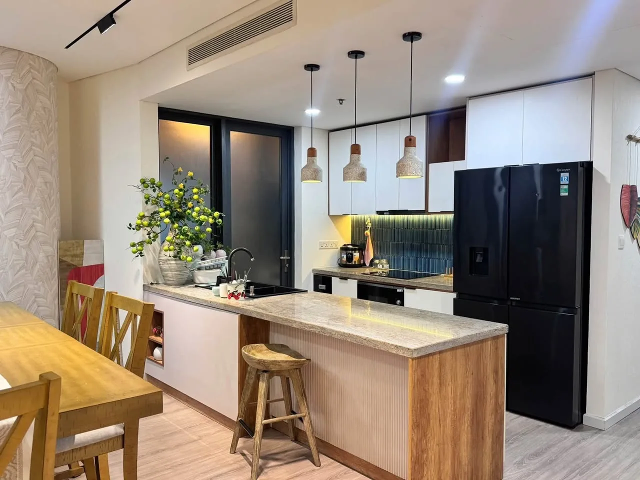 Newly Renovated City Garden 3BR Apartment | 140m²