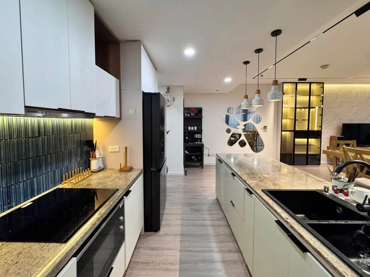 Newly Renovated City Garden 3BR Apartment | 140m²