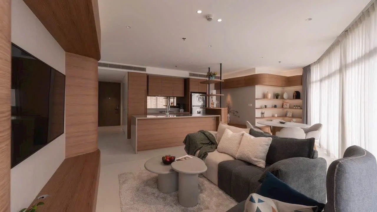 Oak-Finished 2 Bedroom City Garden Tower C Apartment with Landmark 81 View