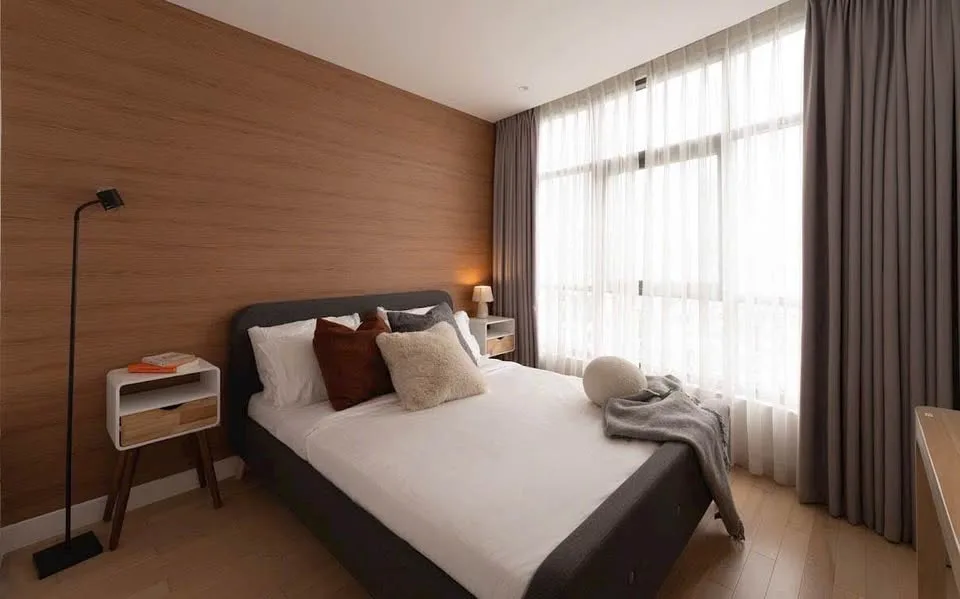 Oak-Finished 2 Bedroom City Garden Tower C Apartment with Landmark 81 View