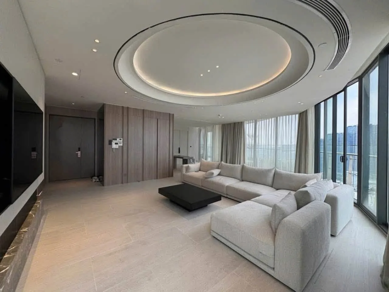 City Garden 5BR Penthouse With Sweeping City Views and Terrace