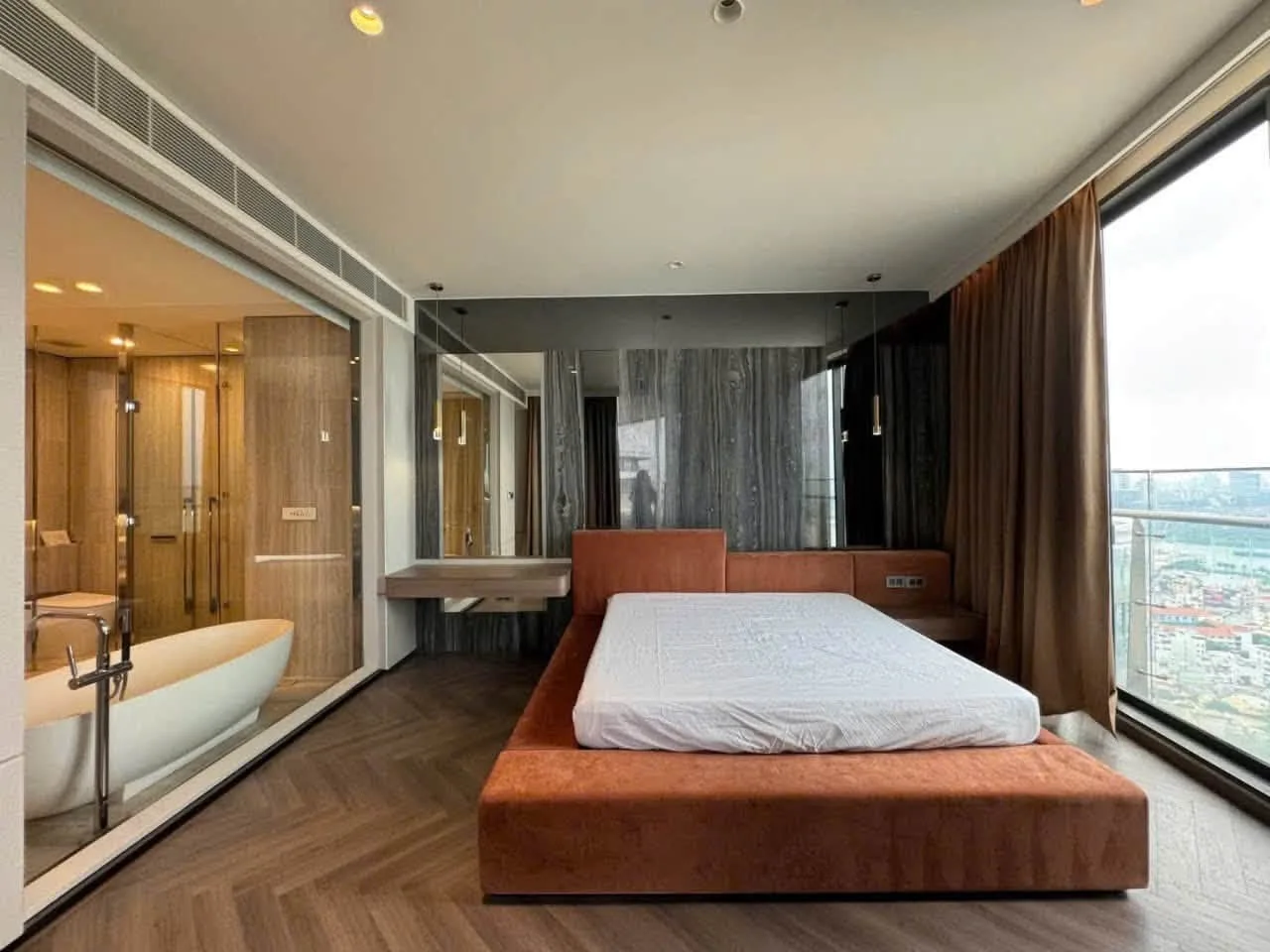City Garden 5BR Penthouse With Sweeping City Views and Terrace
