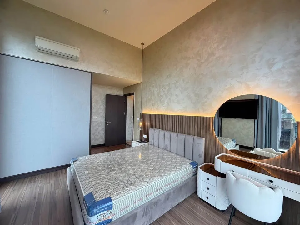 Empire City Tilia 2BR with Herringbone Floors and River View