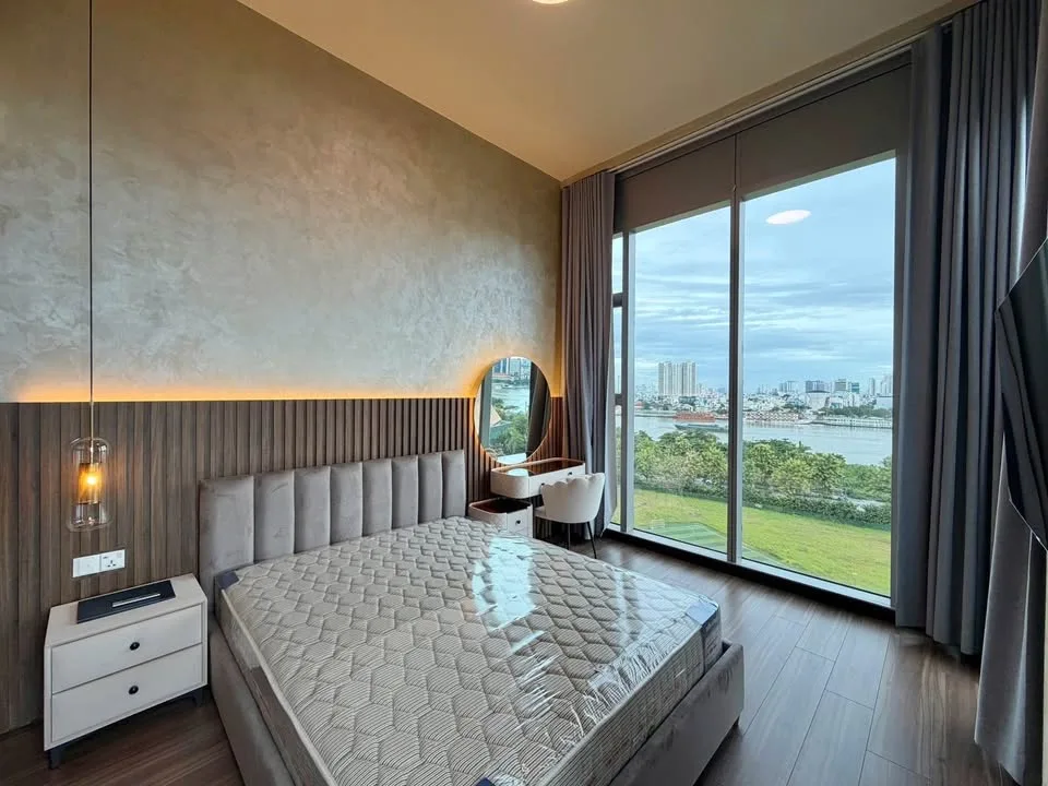 Empire City Tilia 2BR with Herringbone Floors and River View