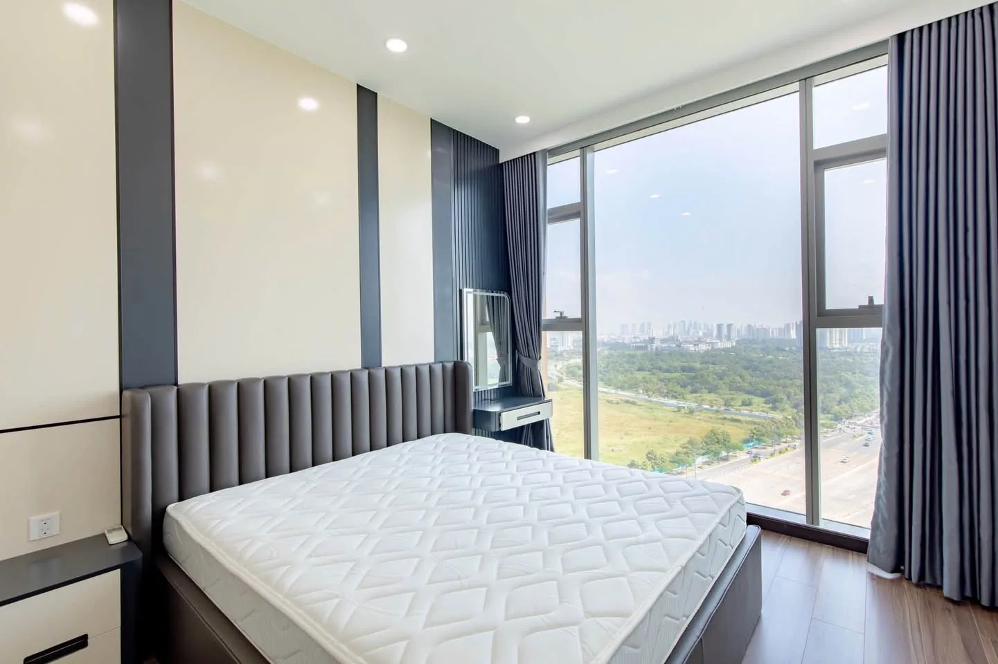 High-Floor Empire City 2BR Available Now