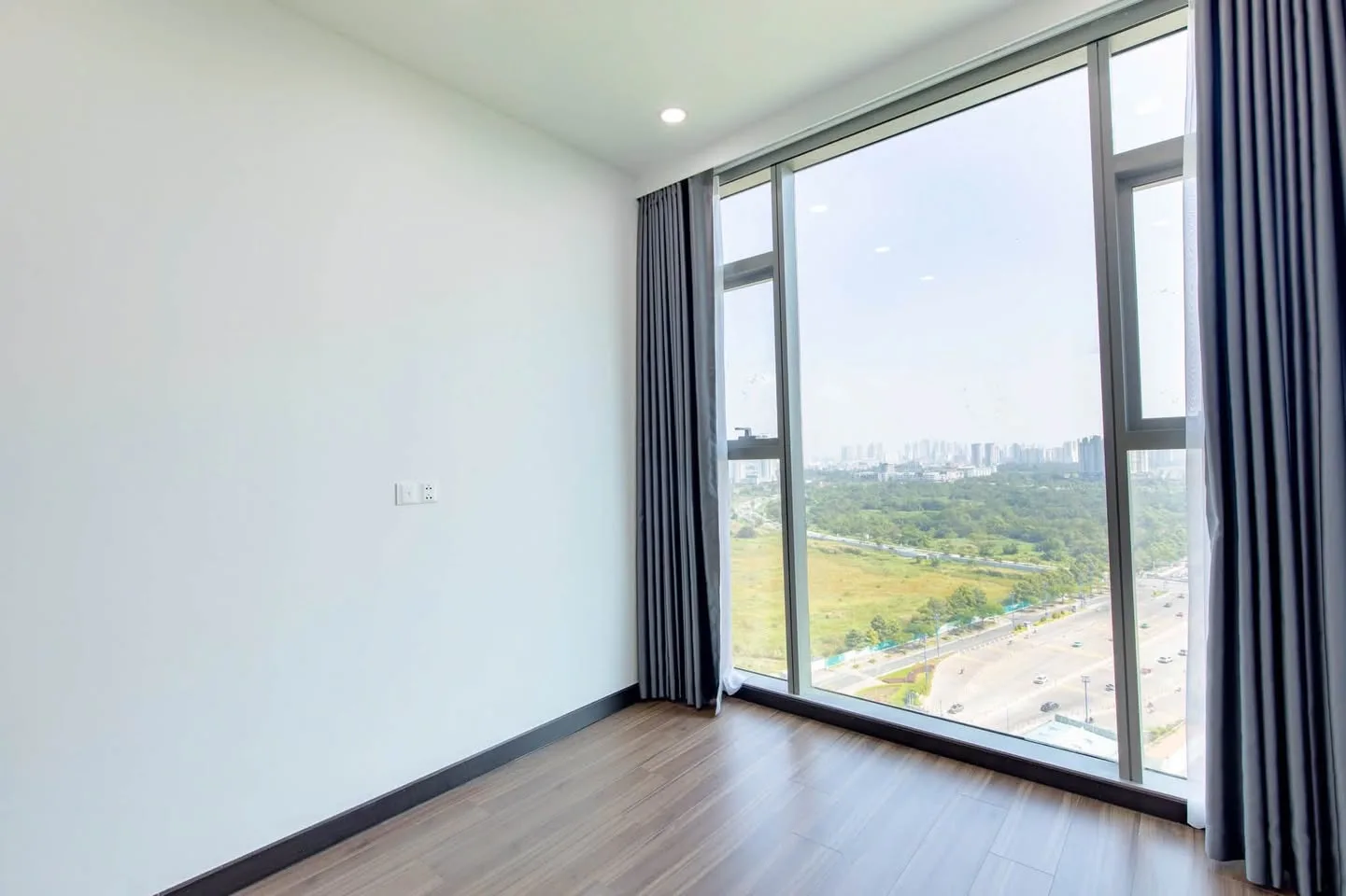 High-Floor Empire City 2BR Available Now
