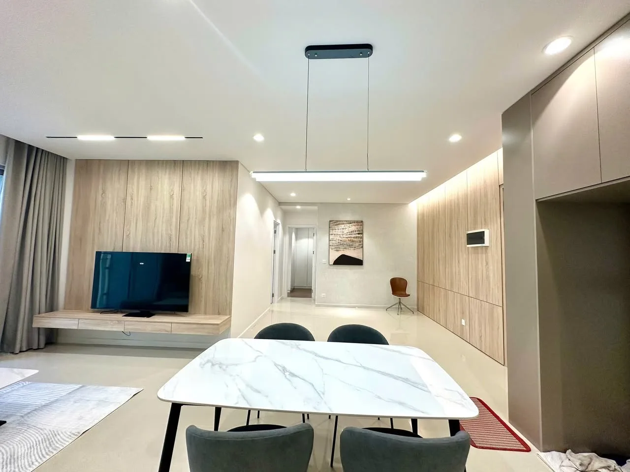 Estella Heights 2BR with Bright Open Kitchen and Pool Access
