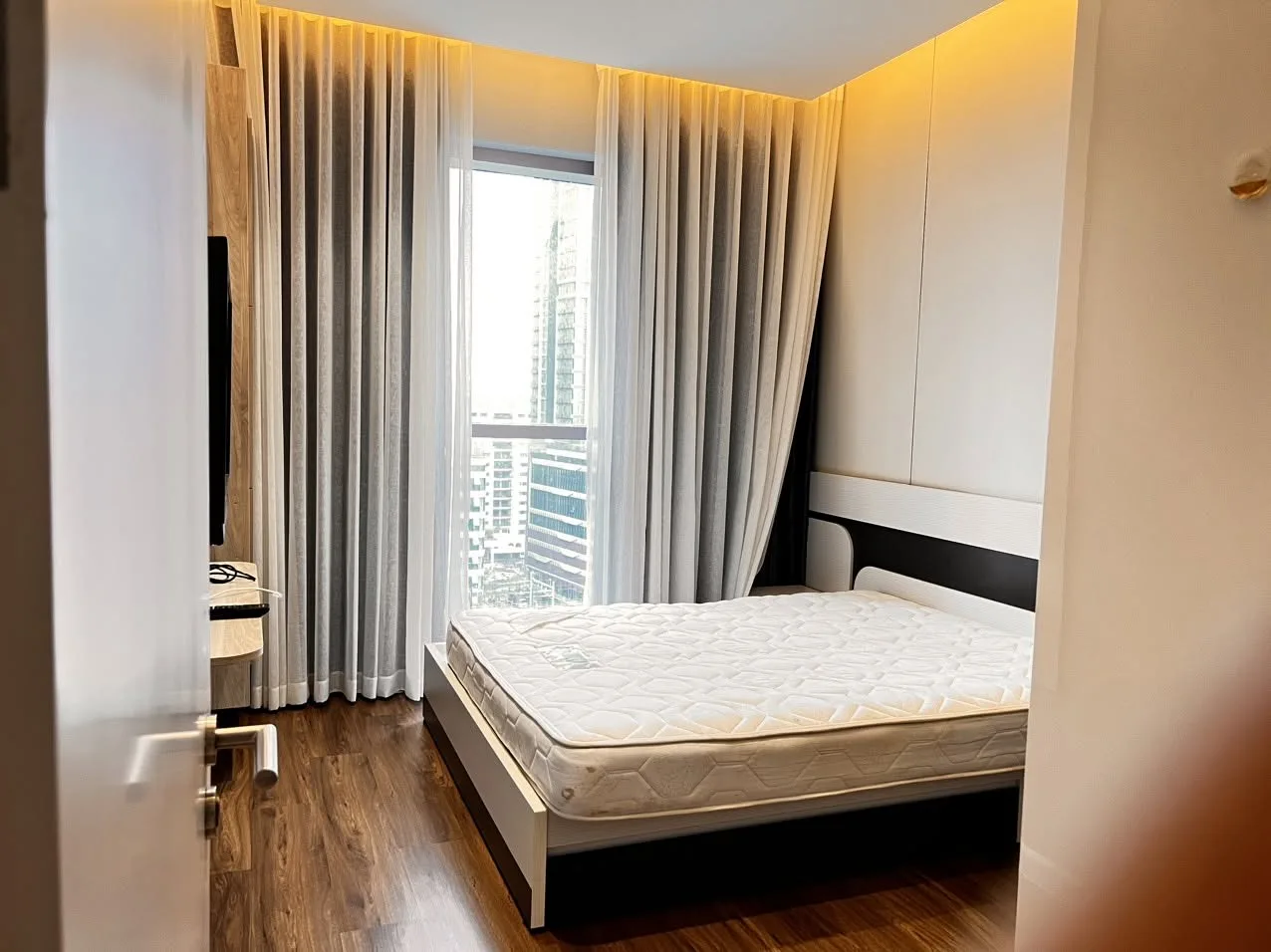 Bright 137 sqm Estella Heights 3BR With Balcony Living Area
