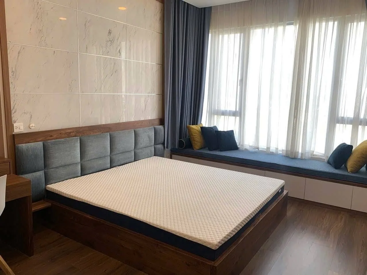 Estella Heights 3BR 125 sqm With Wood-Finished Open Living