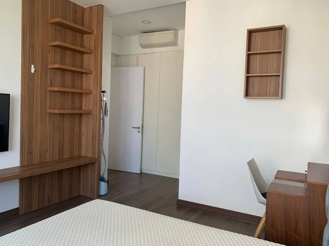 Estella Heights 3BR 125 sqm With Wood-Finished Open Living