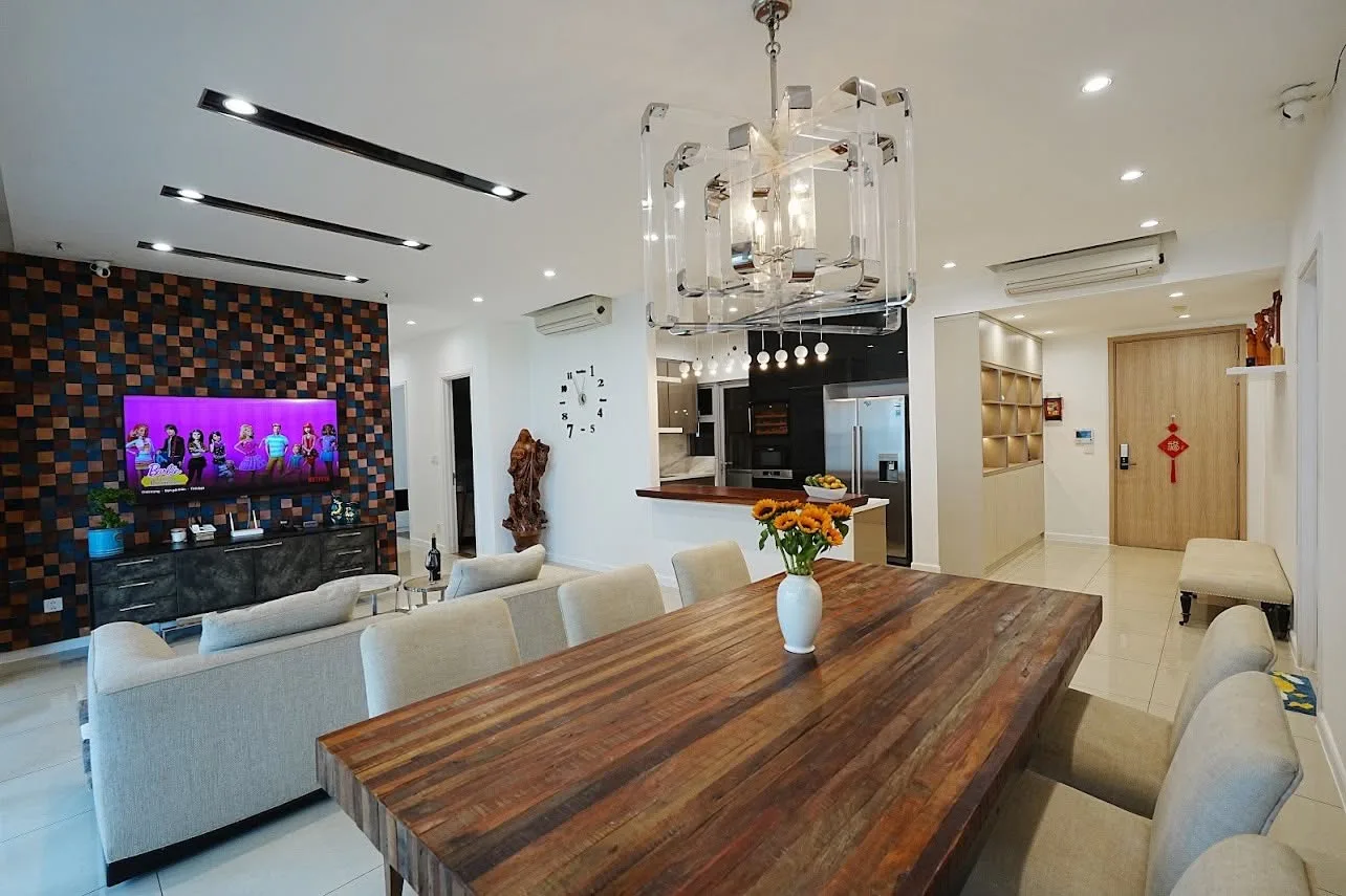 Estella Heights 4BR With Pool Outlook, Balcony and Generous Dining Space