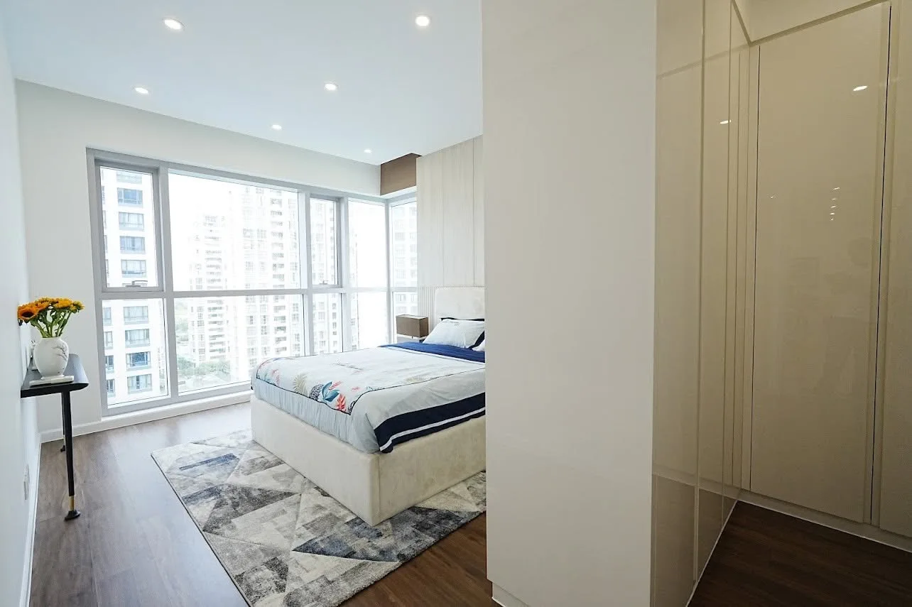 Estella Heights 4BR With Pool Outlook, Balcony and Generous Dining Space