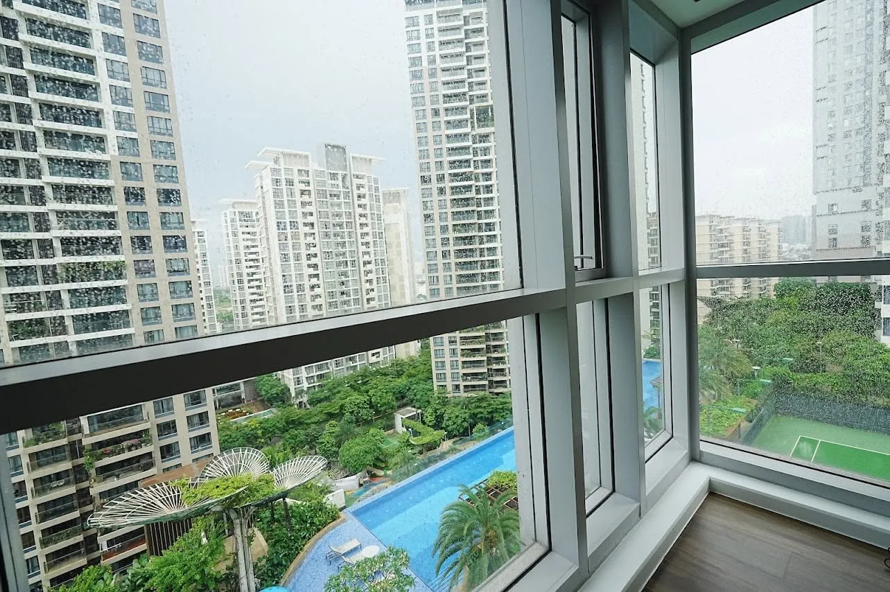 Estella Heights 4BR With Pool Outlook, Balcony and Generous Dining Space