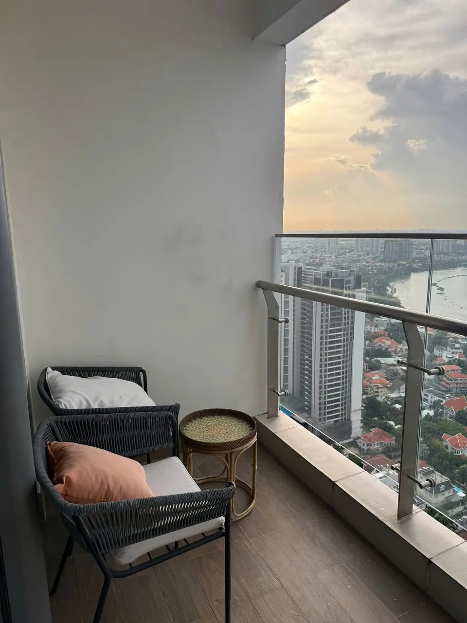 Exclusive Gateway Thao Dien 3BR with Bright Living Room and Modern Kitchen
