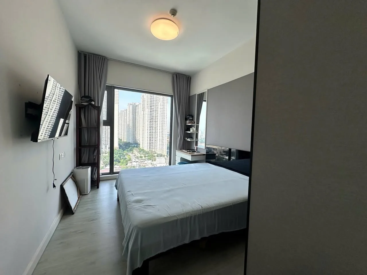 Gateway Thao Dien 2BR With Landmark 81 View and Bathtub