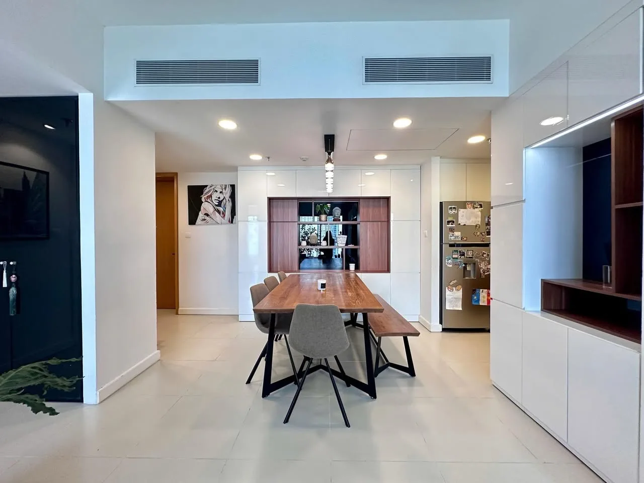 Gateway Thao Dien 2BR With Landmark 81 View and Bathtub