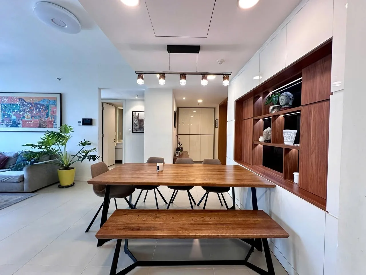 Gateway Thao Dien 2BR With Landmark 81 View and Bathtub