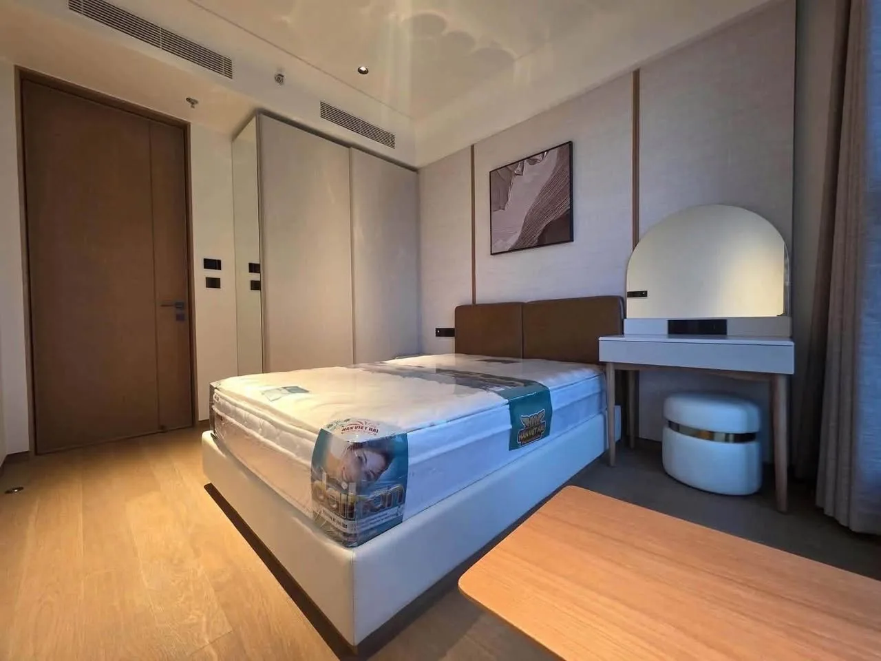 Grand Marina 2BR Ready-Now Apartment With High-End Furniture, 75m²