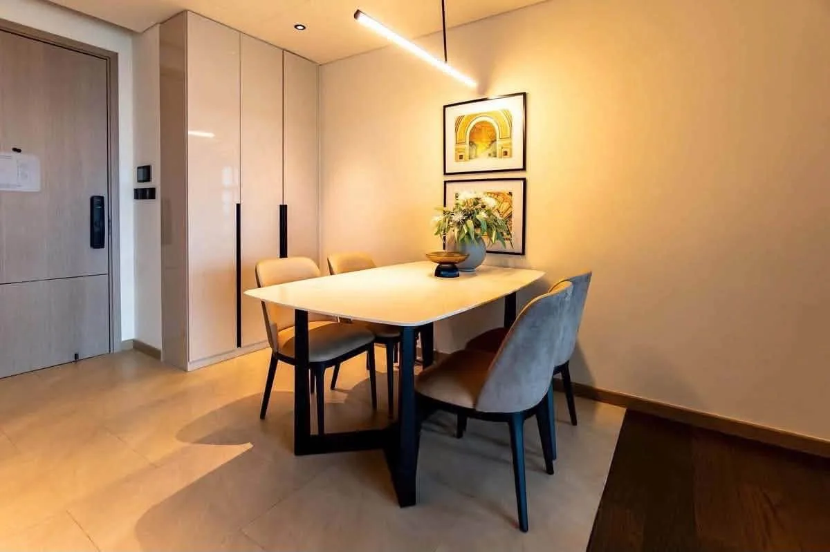 Grand Marina Lake Tower Corner 2BR+ with Polished Interiors