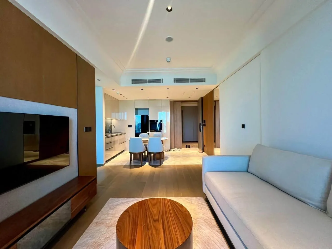 Grand Marina Lake Tower 2BR Corner Apartment with River View