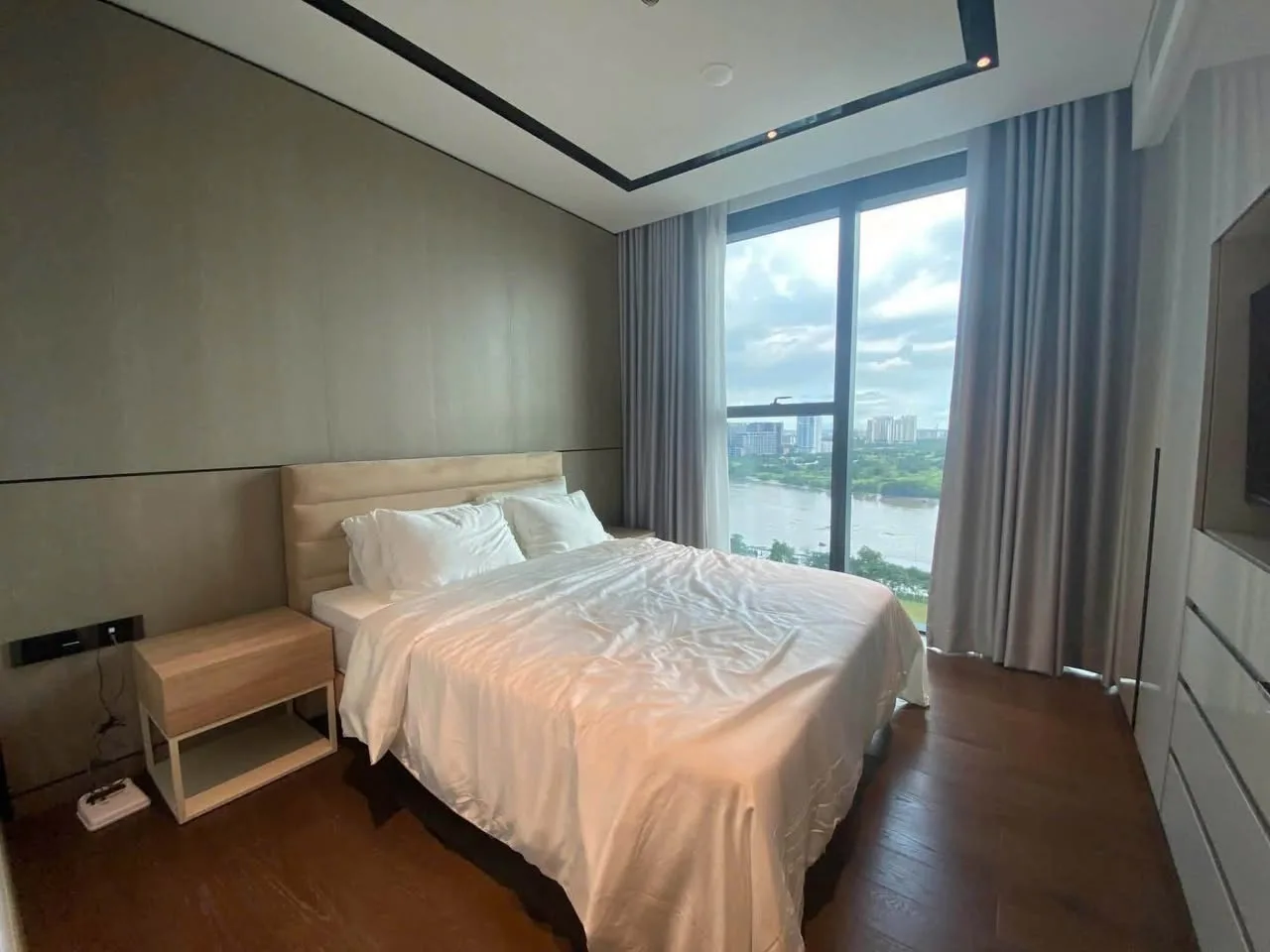 Grand Marina Lake Tower 2BR with Direct Saigon River View