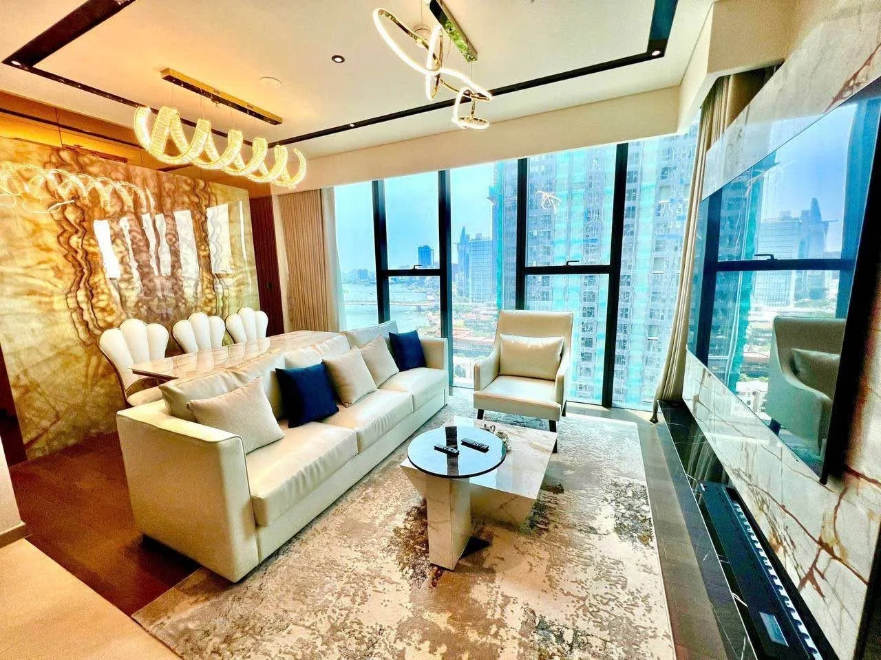 Ready-Now 2 Bedroom Grand Marina Apartment with River and Lotus Park Views