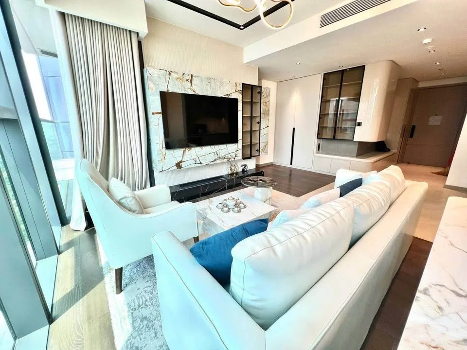Ready-Now 2 Bedroom Grand Marina Apartment with River and Lotus Park Views