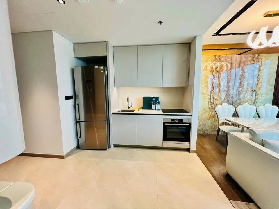 Ready-Now 2 Bedroom Grand Marina Apartment with River and Lotus Park Views