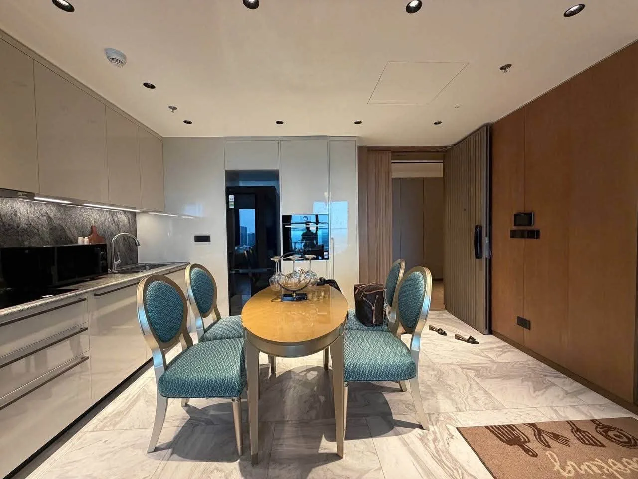 Grand Marina Corner 2BR With Sweeping River and Marina Views