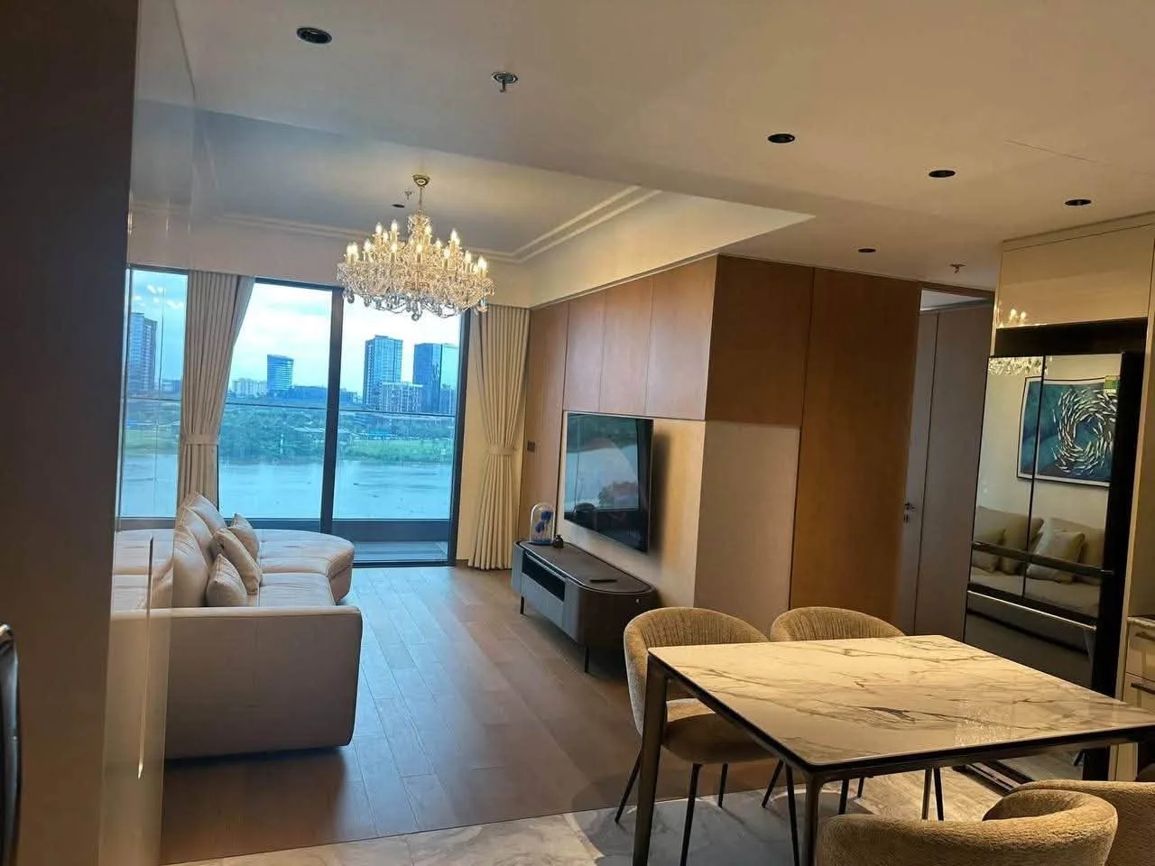 Grand Marina 2BR With River and Bitexco Views and a Bathtub