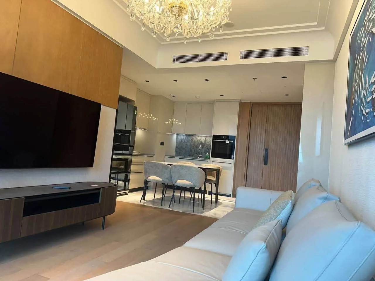 Grand Marina 2BR With River and Bitexco Views and a Bathtub