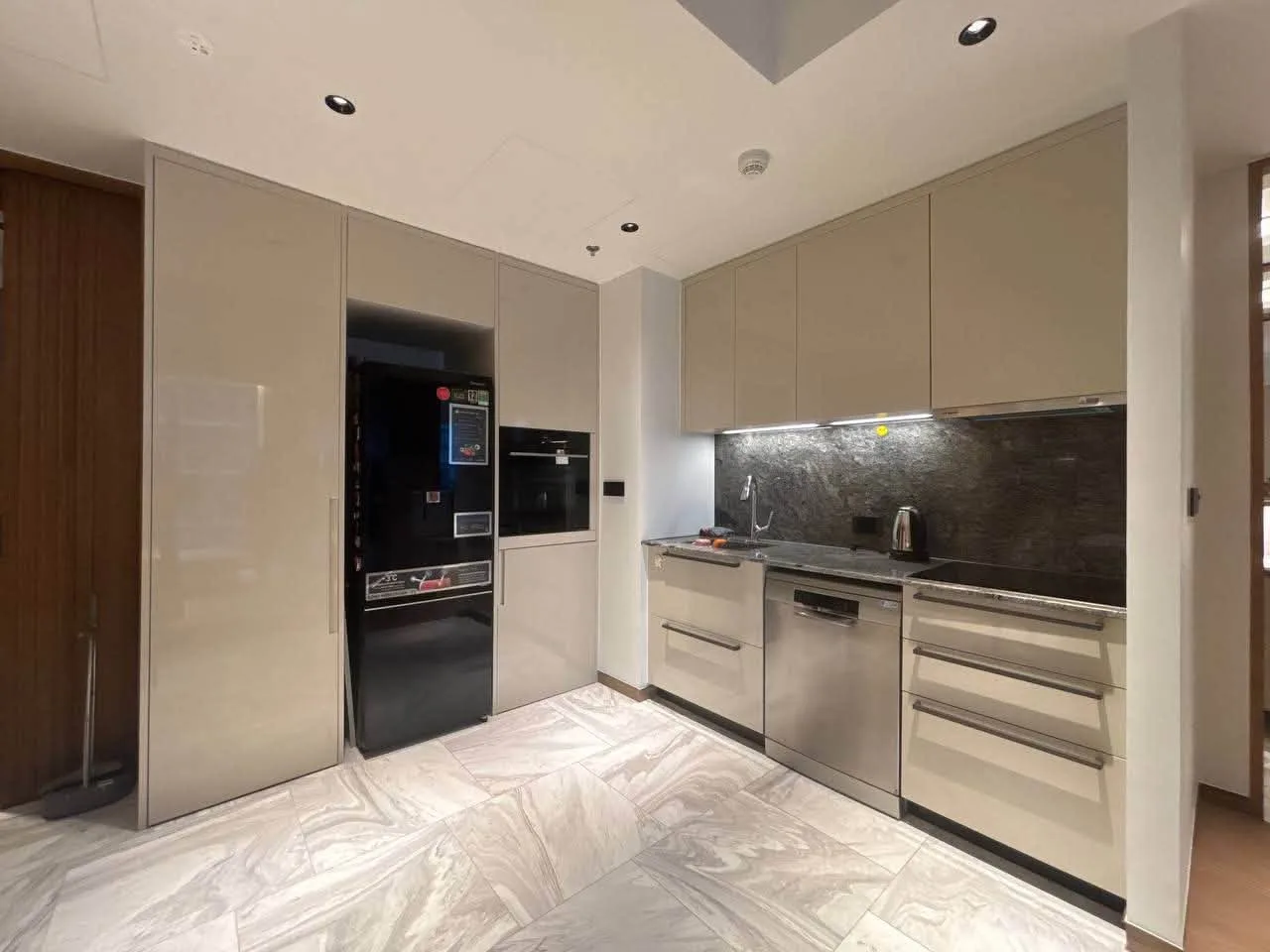 Grand Marina 1BR With Park View and Warm Furnished Interiors
