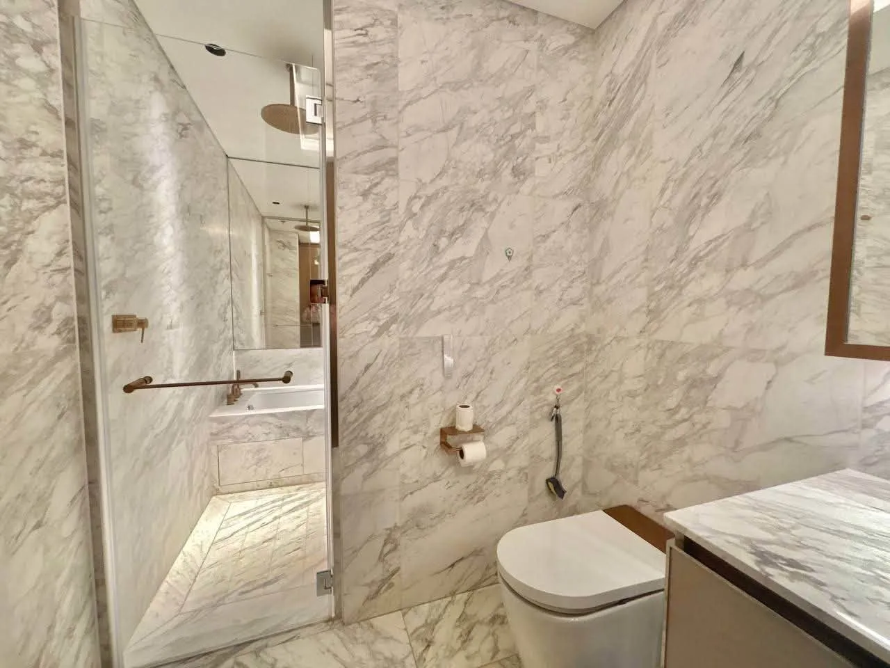 Grand Marina 1BR With Park View and Warm Furnished Interiors