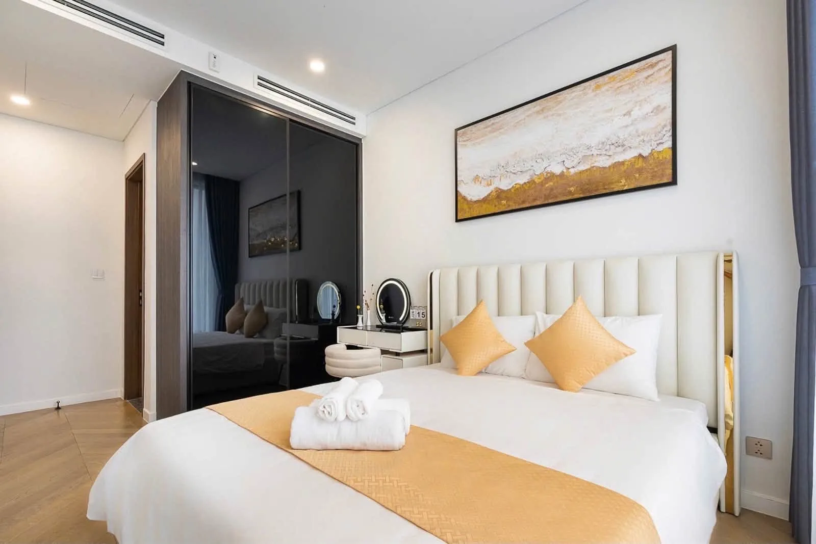 Lumiere Riverside 2BR River-View Apartment with Balcony | 77m²