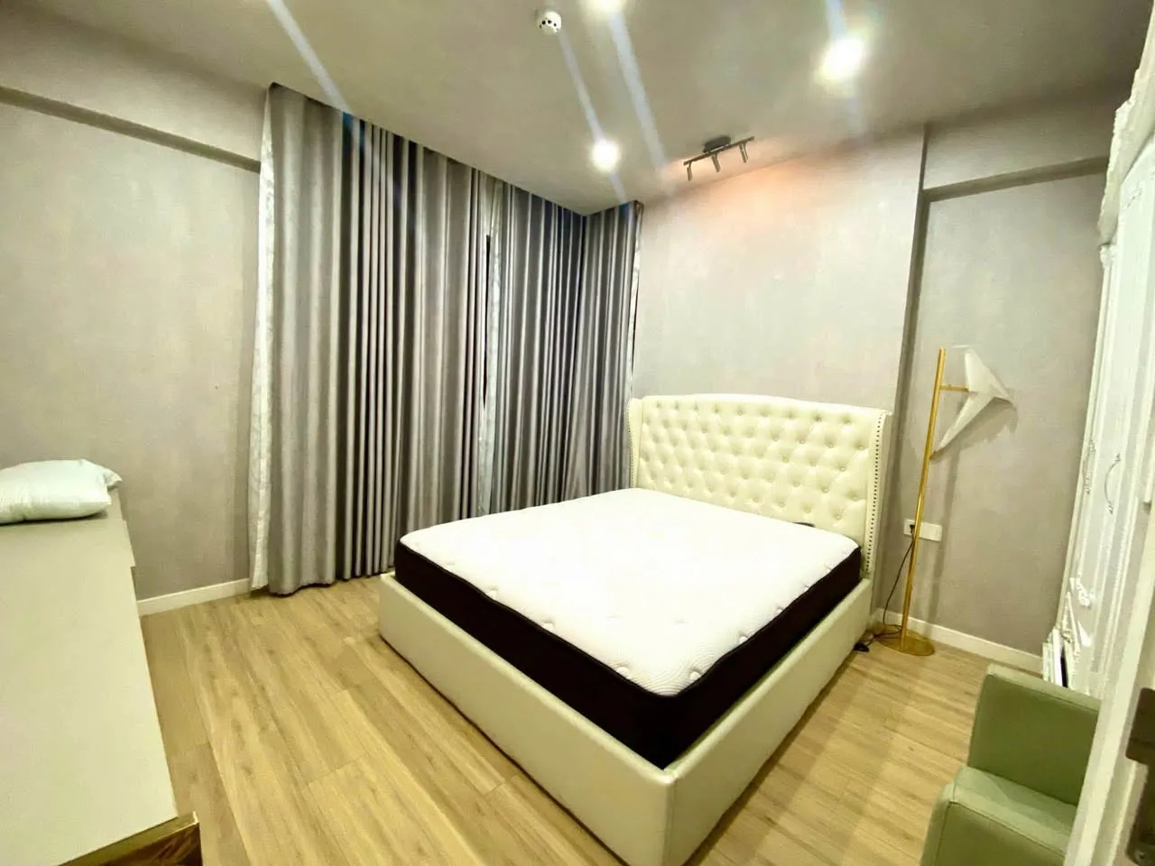 Bitexco View 3BR Masteri Millennium Apartment Near District 1 | 108m²