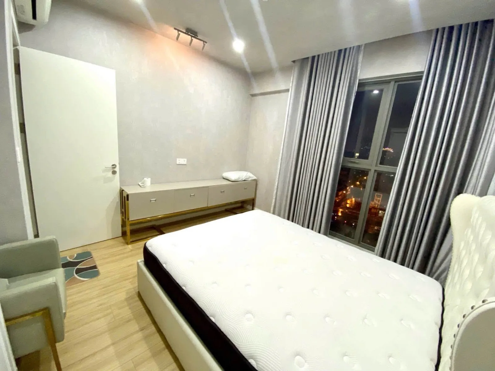 Bitexco View 3BR Masteri Millennium Apartment Near District 1 | 108m²