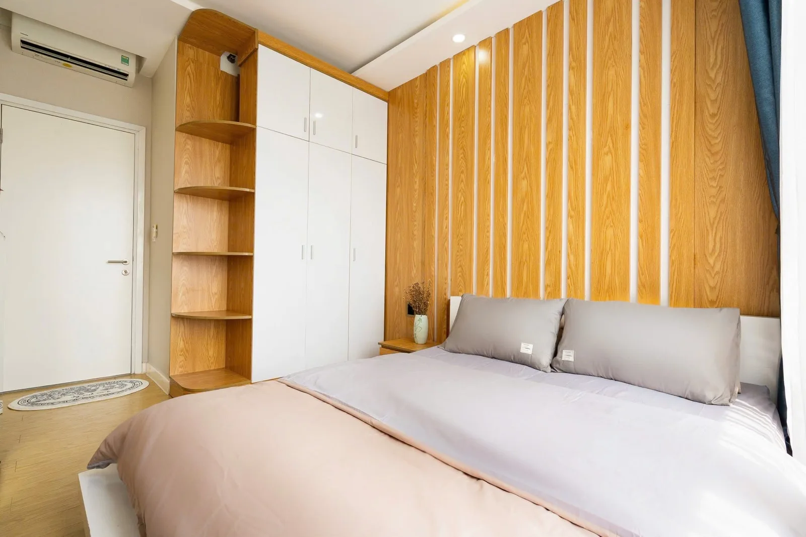 Masteri Thao Dien Tower 2 2BR With Balcony and Full Furniture