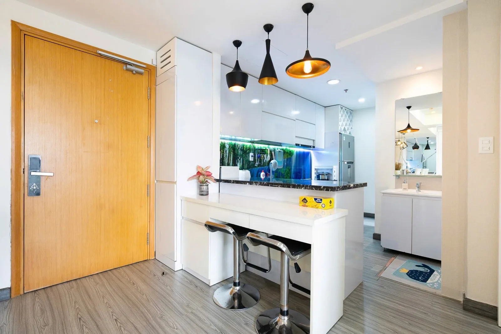 Masteri Thao Dien Tower 2 2BR With Balcony and Full Furniture
