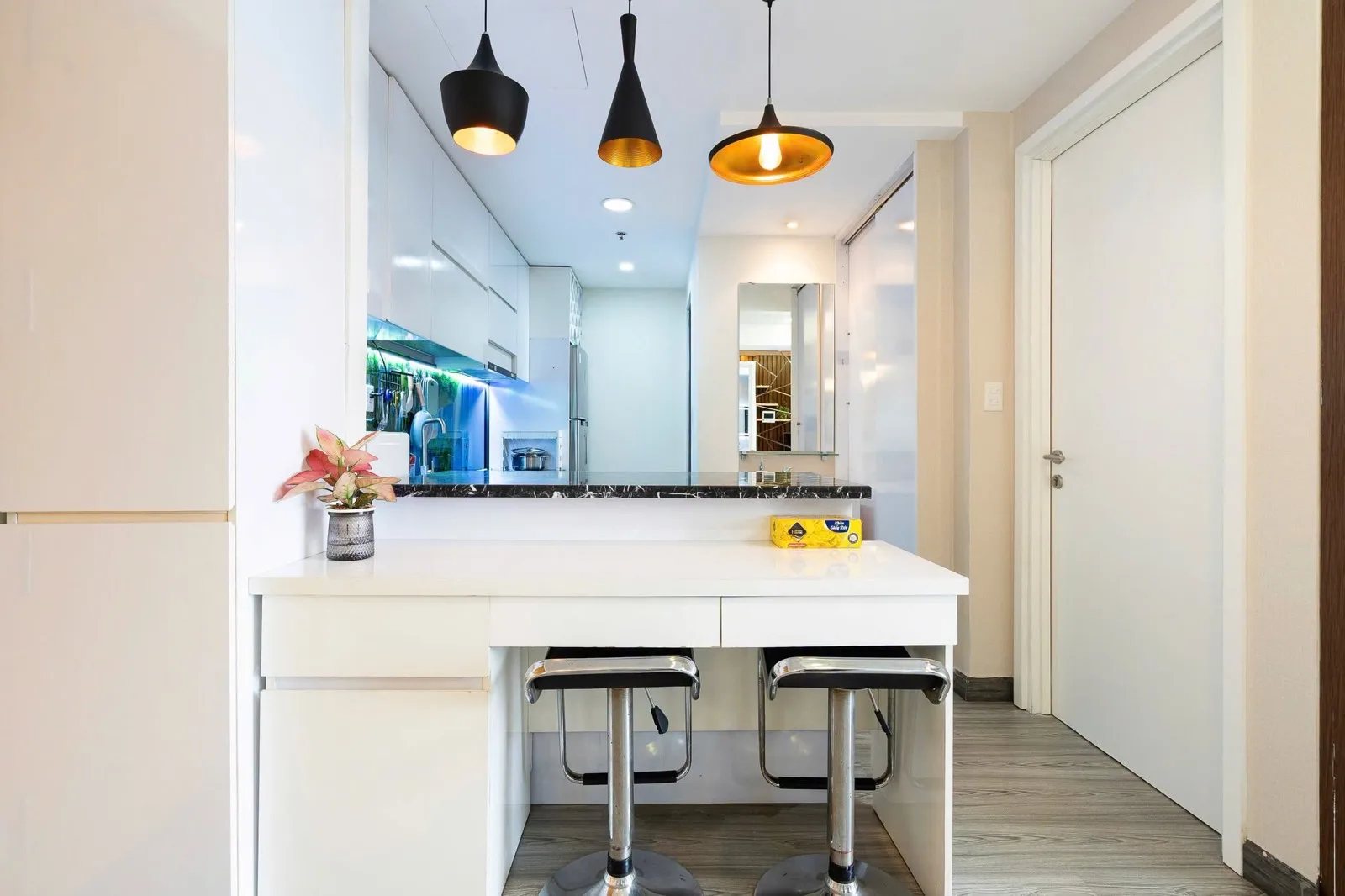 Masteri Thao Dien Tower 2 2BR With Balcony and Full Furniture