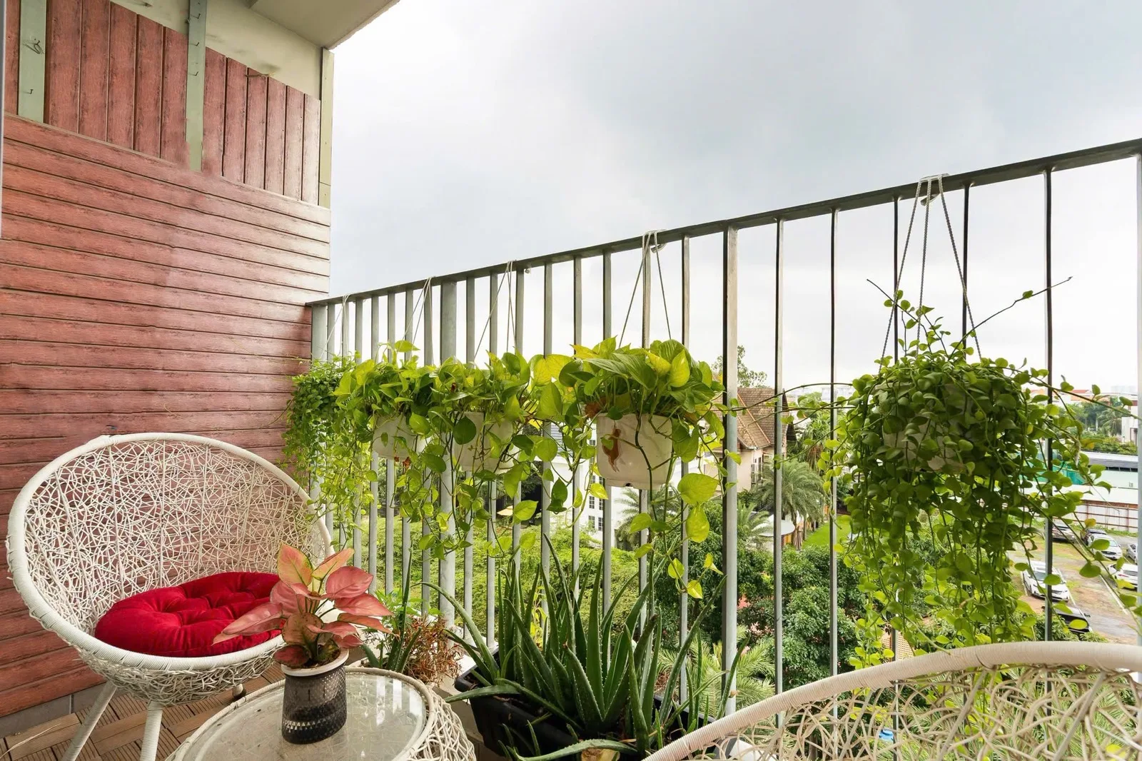 Masteri Thao Dien Tower 2 2BR With Balcony and Full Furniture