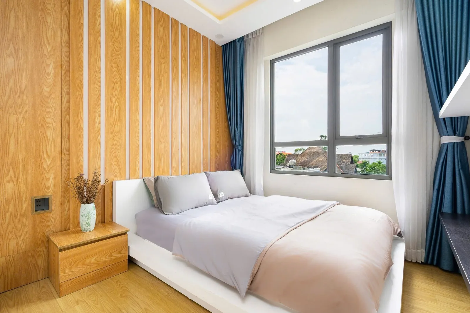 Masteri Thao Dien Tower 2 2BR With Balcony and Full Furniture