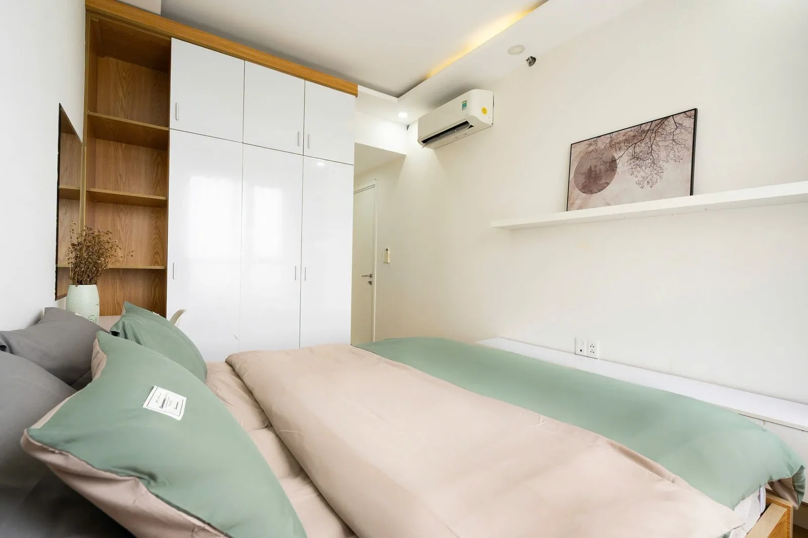 Masteri Thao Dien Tower 2 2BR With Balcony and Full Furniture
